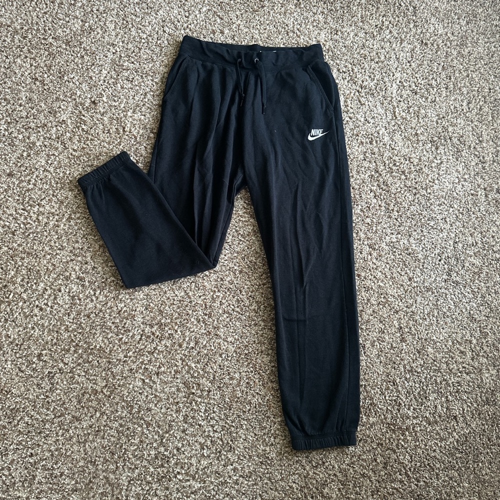 Nike Joggers w Embroidered Label